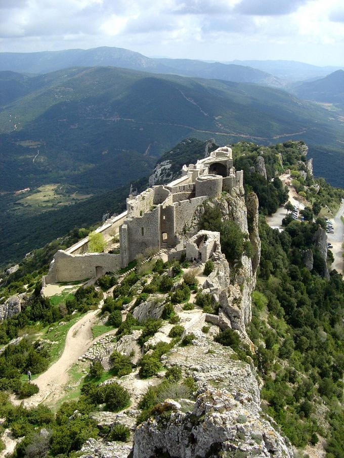 peyrepertuse castles cathar france castle ruins french pyrenees languedoc ruined chateau catharcastles aragon famous aude du roussillon