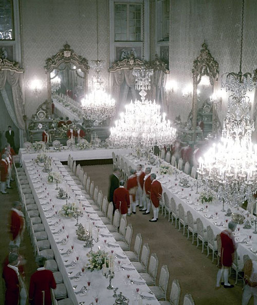 Preparations, state banquet in honor of Elizabeth II, 1957 - www.castlesandmanorhouses.com