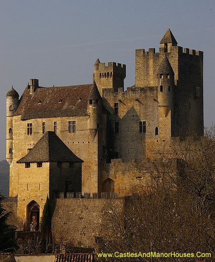 Château de Beynac, Beynac-et-Cazenac, Dordogne, France. - www.castlesandmanorhouses.com
