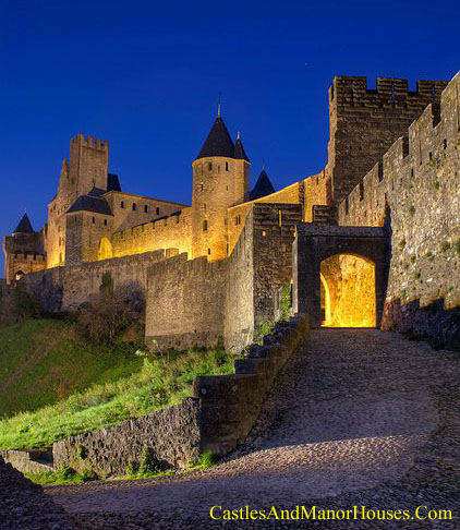 The Aude Gate, Cité, Carcassonne, Languedoc, France. - www.castlesandmanorhouses.com