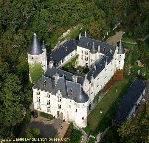 Château de Chissay, Place Paul Boncour, 41400 Chissay-en-Touraine, Loir-et-Cher, France. - www.castlesandmanorhouses.com