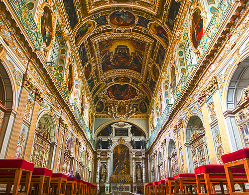 Trinity Chapel, Palace of Fontainebleau, 55 kilometres from the centre of Paris, France - www.castlesandmanorhouses.com