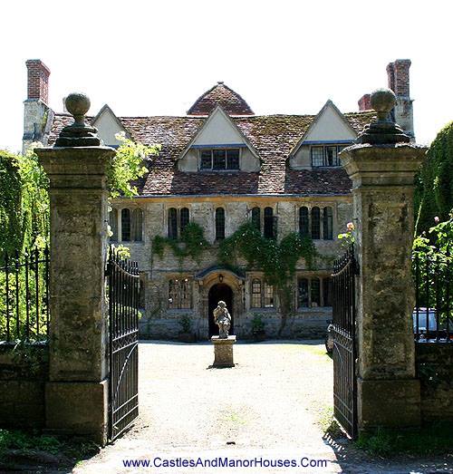 Garsington Manor, Garsington, near Oxford, England. - www.castlesandmanorhouses.com