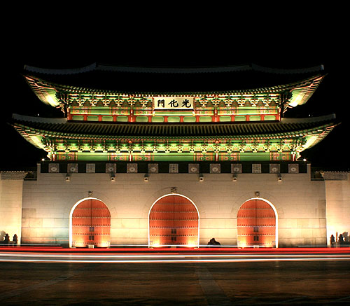 Gyeongbokgung, Gyeongbokgung Palace or Gyeongbok Palace, Jongno-gu, Seoul, South Korea - www.castlesandmanorhouses.com