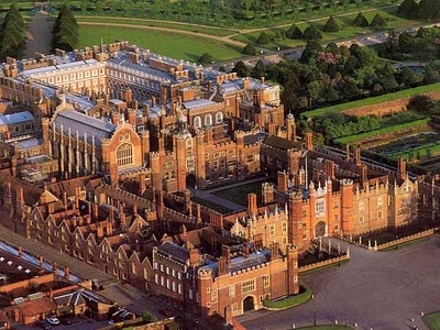 Hampton Court Palace, Richmond upon Thames, Greater London - www.castlesandmanorhouses.com