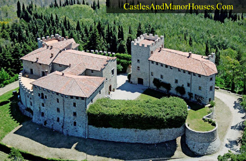 Castello di Montegiove, between the old city-states Orvieto and Perugia, Italy - www.castlesandmanorhouses.com