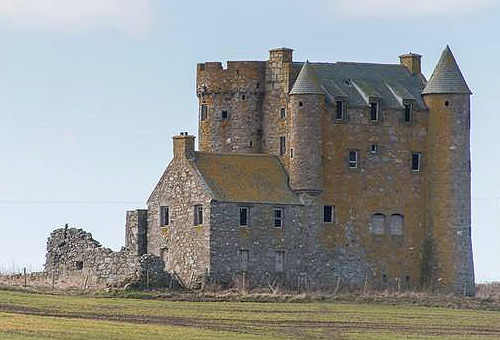 Inchdrewer Castle, Banff, Aberdeenshire, Scotland - www.castlesandmanorhouses.com