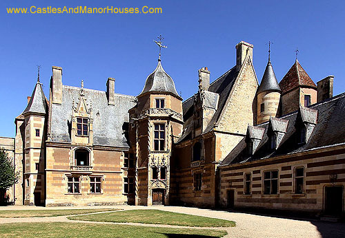 Château de Caussade — Wikipédia