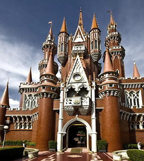 Istana Anak-anak, (Castle of Indonesian Children), Indonesia - www.castlesandmanorhouses.com